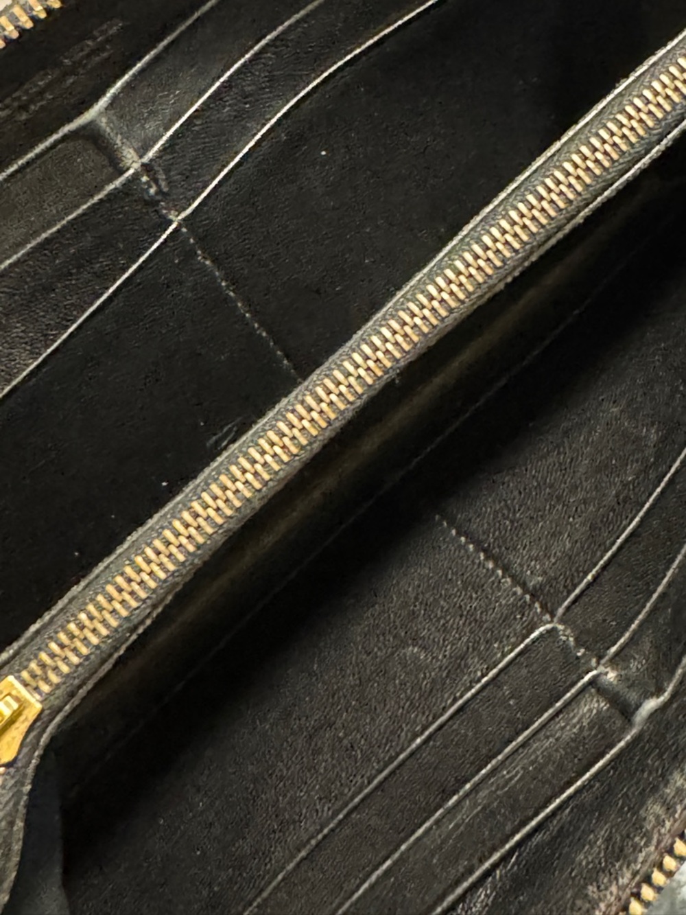 Bottega Veneta Black Leather Zip Wallet with Interior Card Slots - Picture 7 of 12